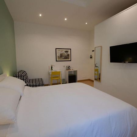 Domus Castroni Germanico Bed & Breakfast โรม ภายนอก รูปภาพ